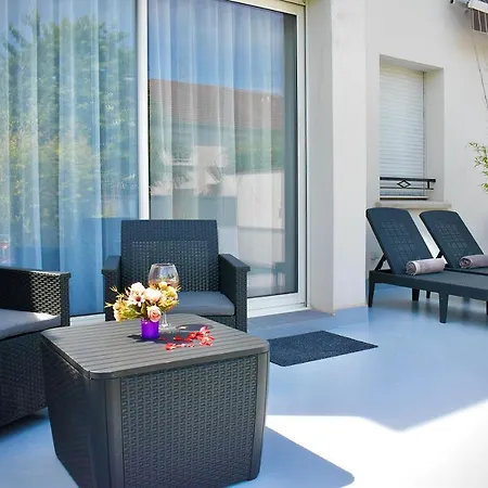Avec Piscine Privee Homestay