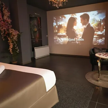 Luxury & - Indoor Swimming Pool & Cinema * שלה